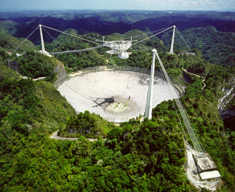 Mysterious bursts of radio waves identified far outside galaxy