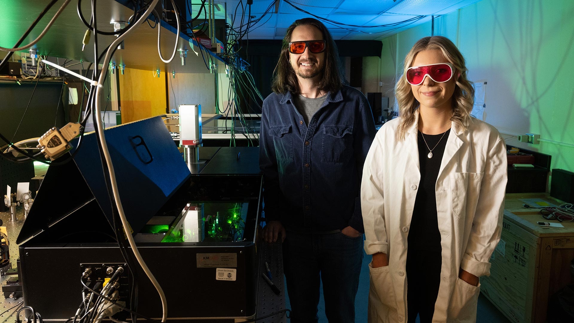 Chemists propose ultrathin material for doubling solar cell efficiency