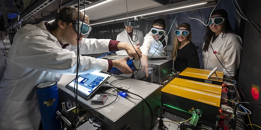 Novel UV Broadband Spectrometer Revolutionises Air Pollutant Analysis