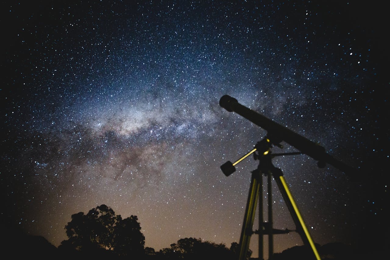 Study quantifies satellite brightness, challenges ground-based astronomy