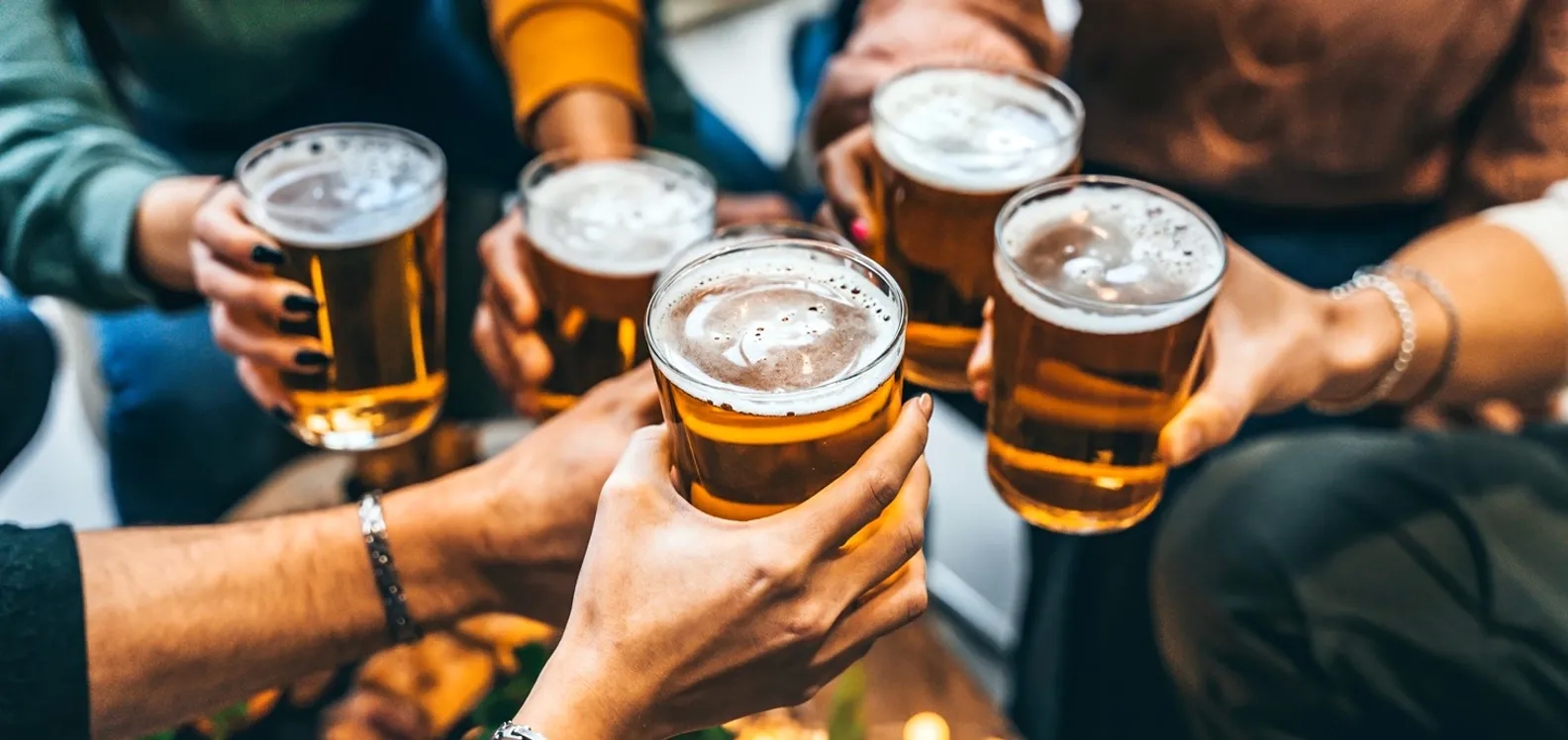 How long ring fingers can point to a love of alcohol
