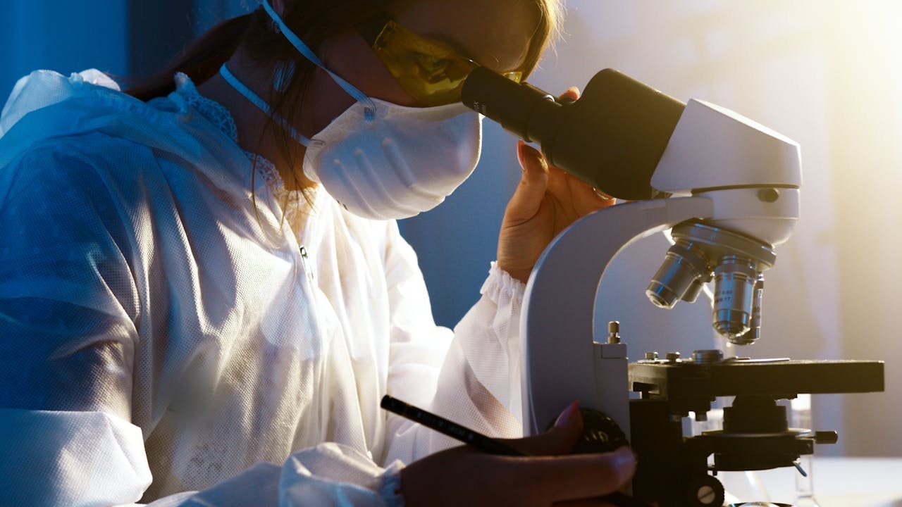 Next step in light microscopy image improvement