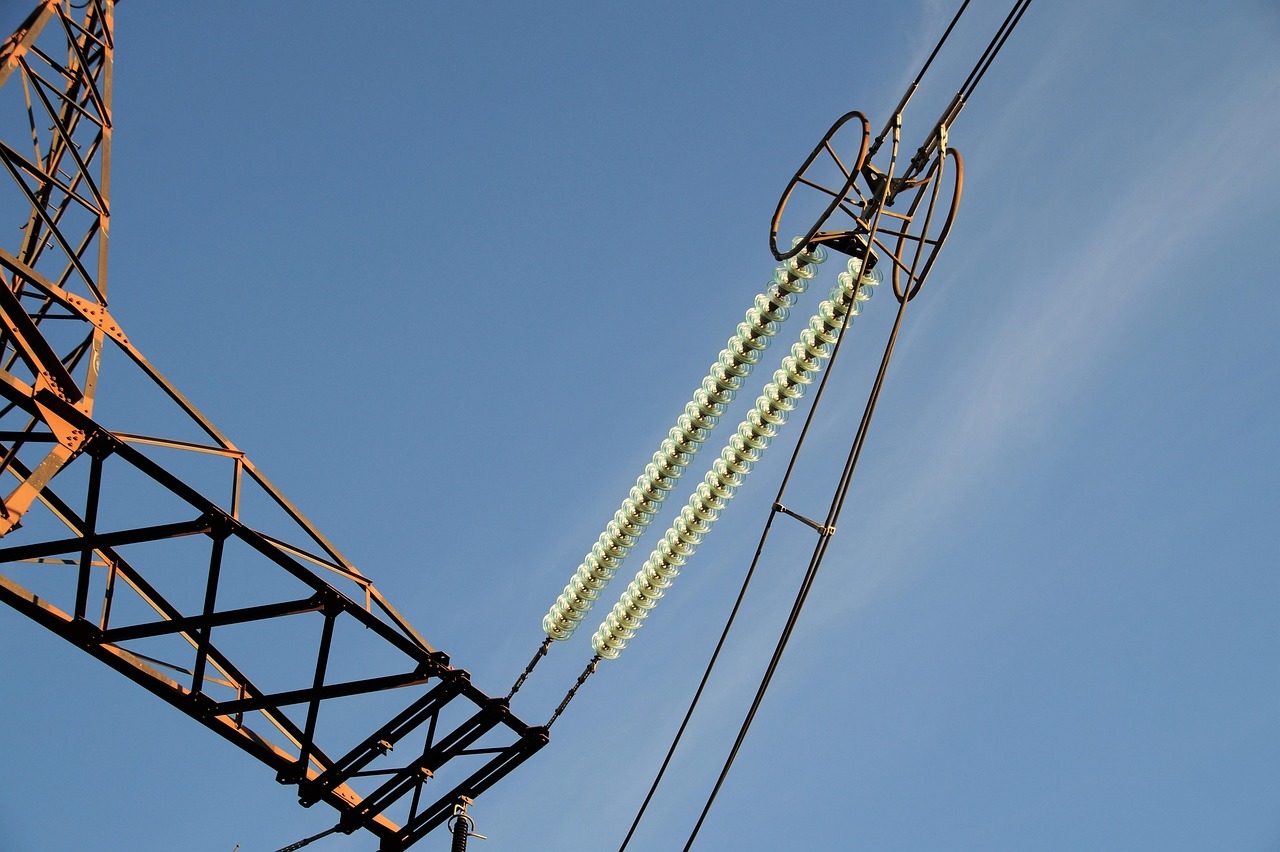 From insulators to metals: spin chains enter uncharted quantum regime