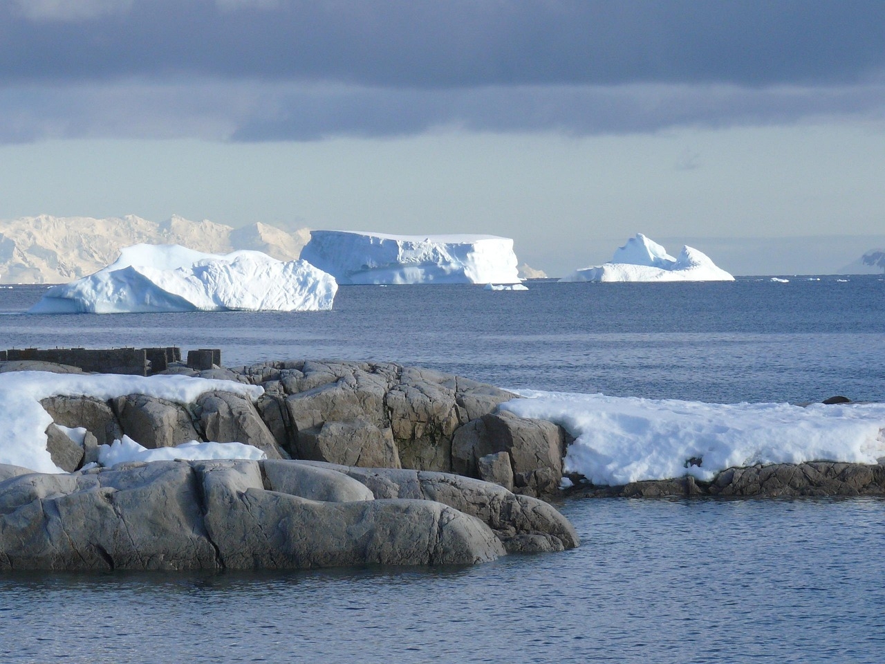 Southern Ocean warming leads to wetter East Asia, Western US