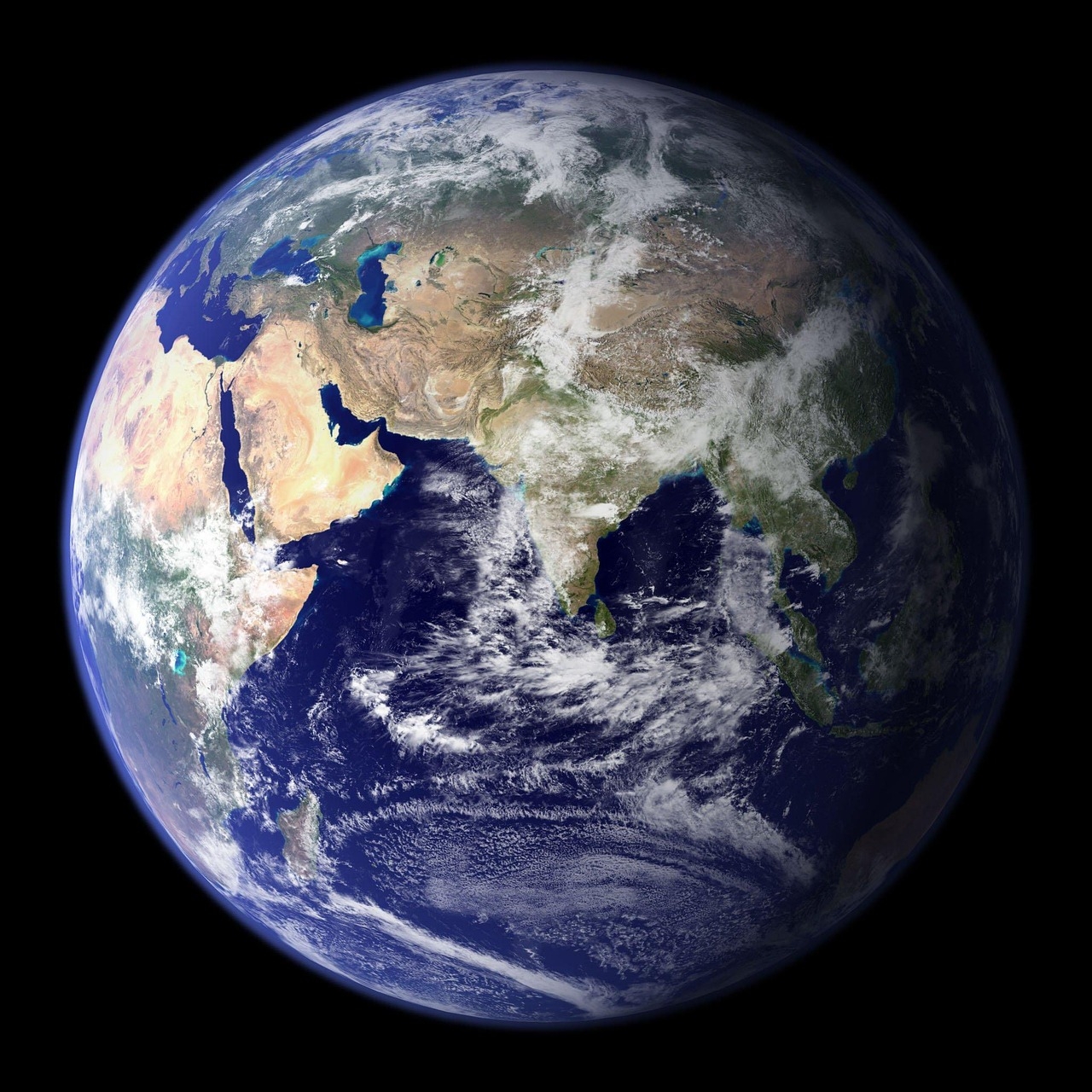 Small and large planets have significantly different upbringings