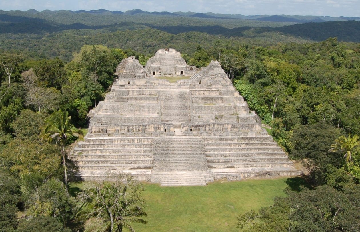University of Houston Archaeologists Discover Tomb of First King of Caracol