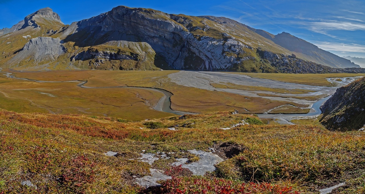Meandering Rivers Create “Counter-Point Bars” No Matter Underlying Geology